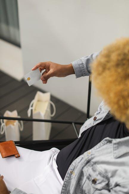 Building a Strong Credit History with Responsible Usage