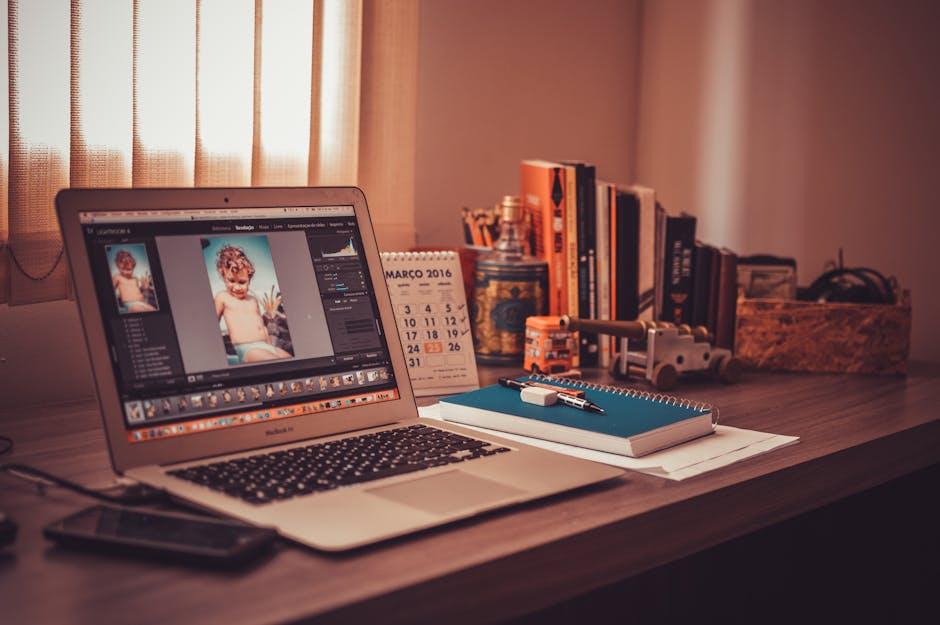 Leveraging Stacks and Folders for a Clutter-Free Desktop
