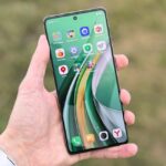 Portable projectors and phone compatibility